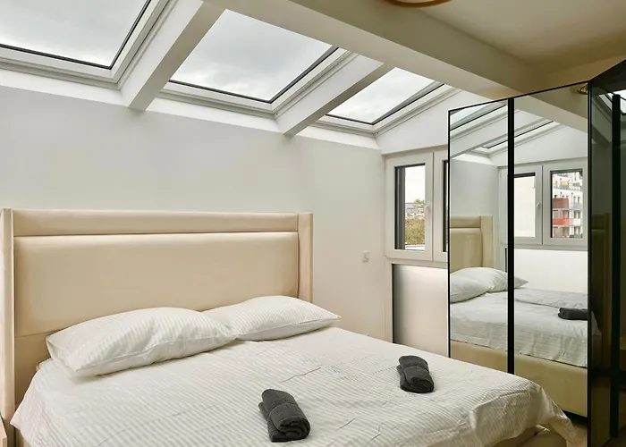 Asp Modern s With Balcony & Free Parking